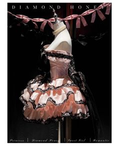 a romantic and elegant lace dress with a slimming look