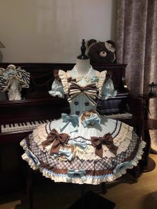 cute and sweet lolita dress with thin and delicate bear cookies
