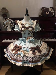 cute and sweet lolita dress with thin and delicate bear cookies