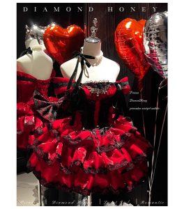 a romantic and elegant lace dress with a slimming look